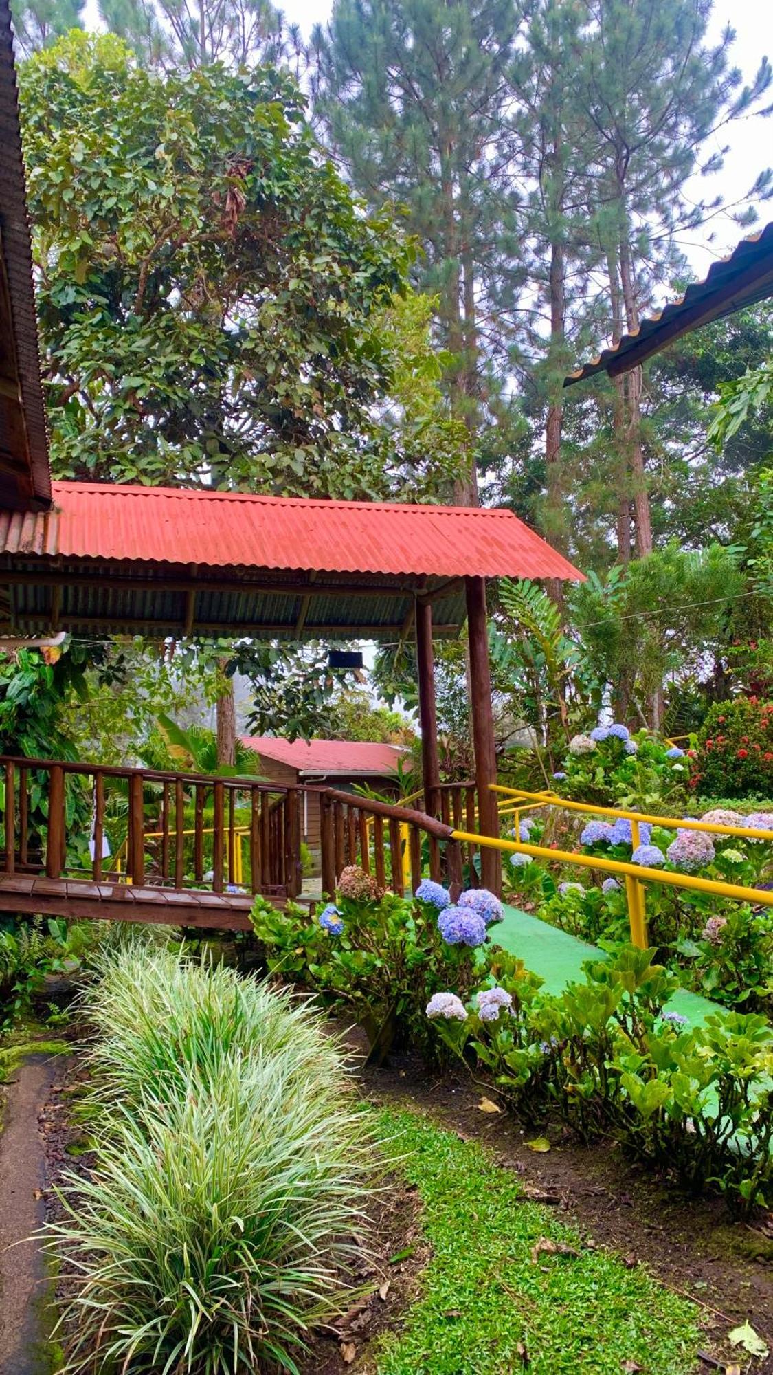 Vista Turrialba Lodge Exterior photo